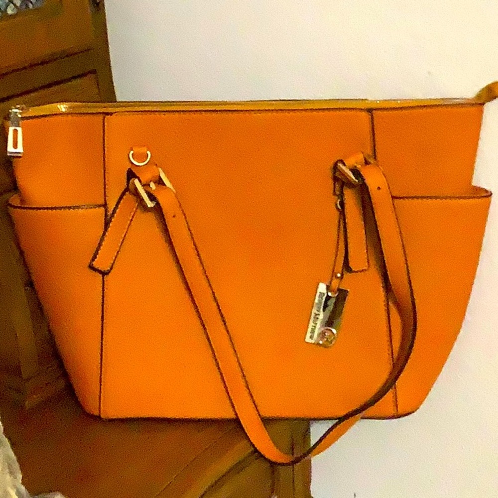 Robert Matthew Purse